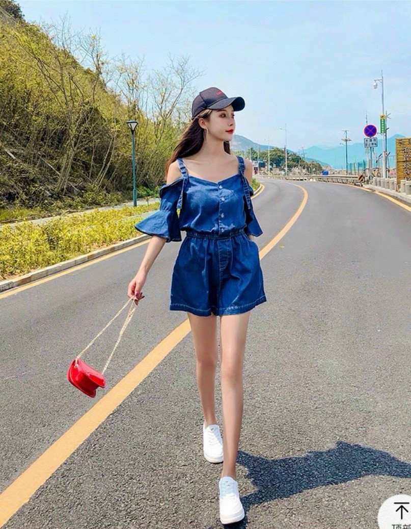 JUMSUIT DENIM ĐÙI TRỄ VAI TAY LOE 